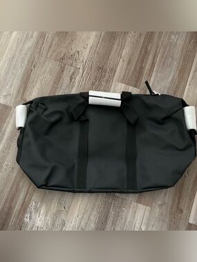 RAINS Black Weekend Duffel Bag